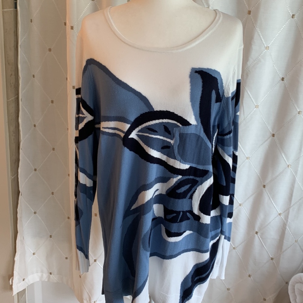 Pretty Chico’s lightweight sweater tunic - Picture 2 of 4